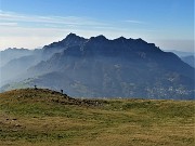 18 All'altare di Capanna 2000 con bella vista in Alben